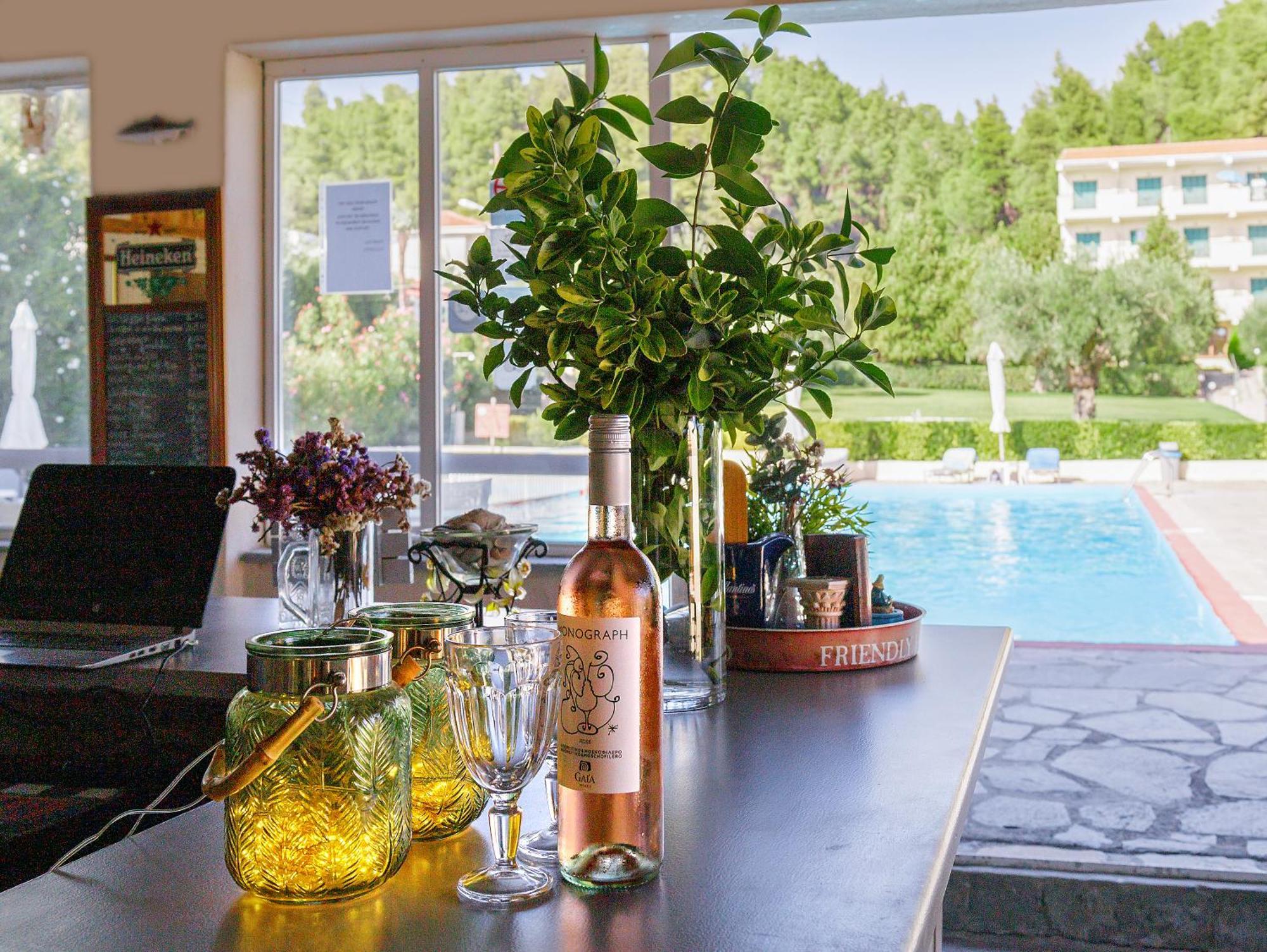 Julia Hotel Foúrka Eksteriør bilde