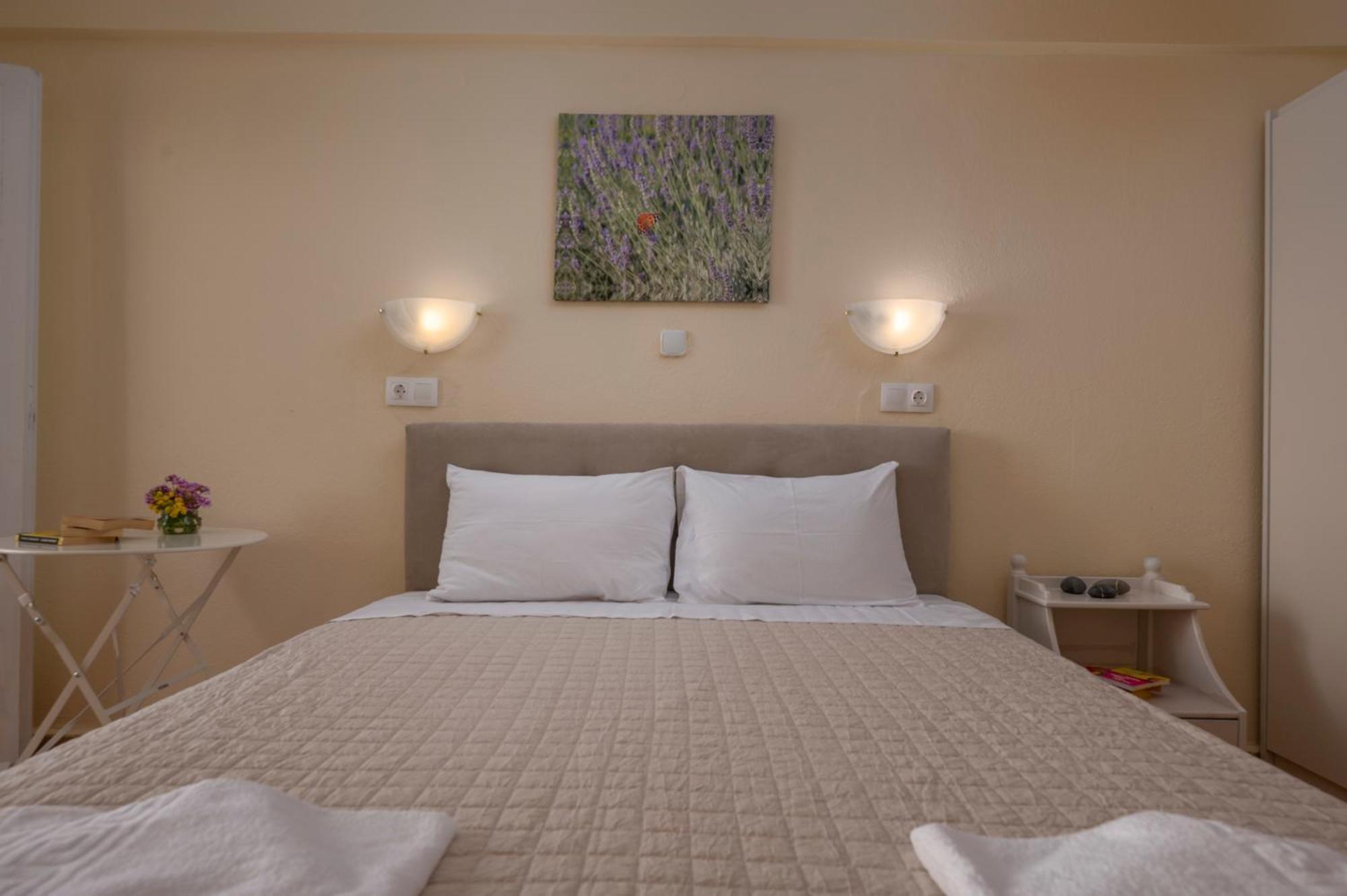 Julia Hotel Foúrka Eksteriør bilde