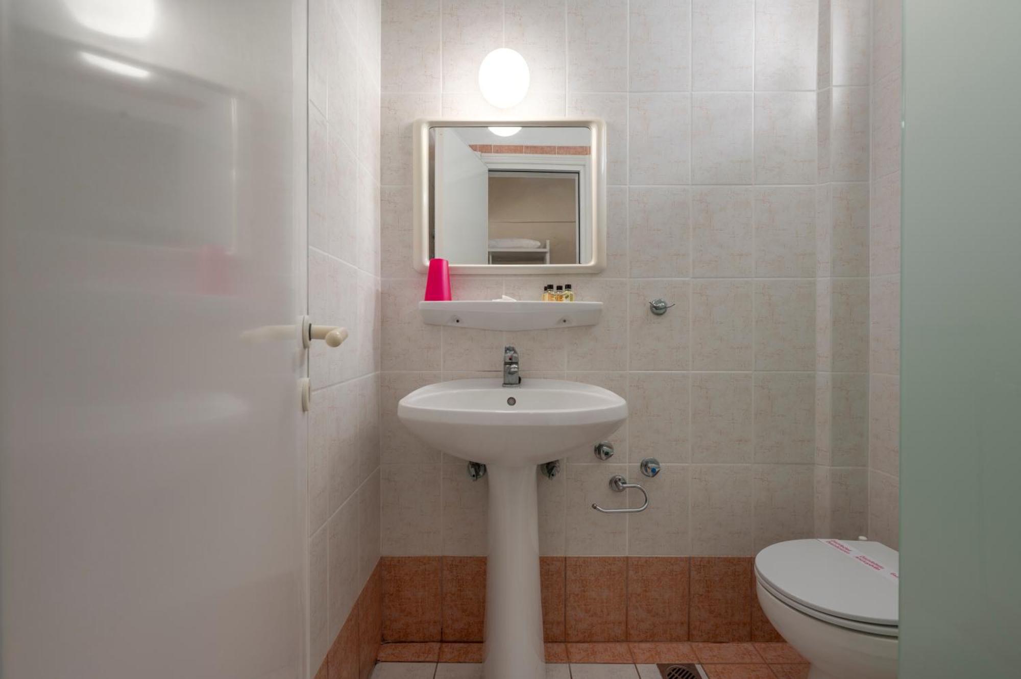 Julia Hotel Foúrka Eksteriør bilde